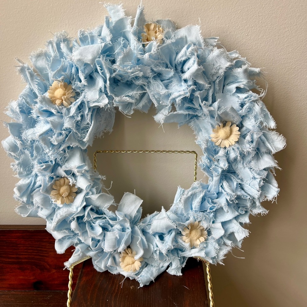 Light Blue Rag Wreath - Picture 4 of 4